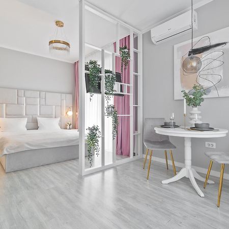 Andreea Studio Oradea Exteriör bild